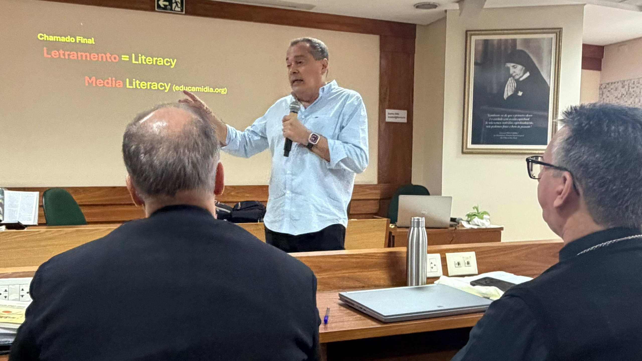 Navy Blue And Red Modern YouTube Banner (8)